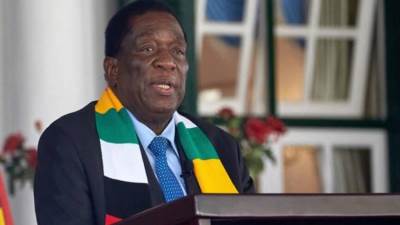 رئيس زيمبابوي يقيل قائد الجيش قبل احتجاجات مرتقبة بالبلاد في 31 مارس