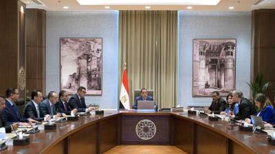 رئيس الوزراء يتابع موقف توافر الأدوية والمستلزمات الطبية