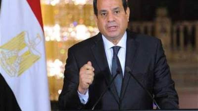 الرئيس السيسى يكرم عددا من أسر شهداء ومصابى القوات المسلحة والشرطة