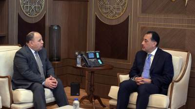 رئيس الوزراء يلتقي عضو مجلس المديرين التنفيذيين لصندوق النقد الدولي لمتابعة ملفات التعاون المشتركة