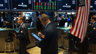 تراجع حاد في سوق الأسهم الأمريكية بعد قرار الصين بفرض رسوم انتقامية