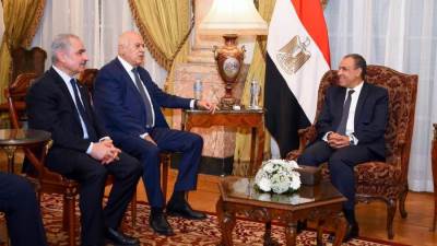 وزير الخارجية والهجرة يستقبل وفدًا من حركة فتح الفلسطينية