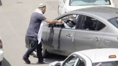 حكم بحبس 40 سايسا لمدة شهر لإدانتهم بمزاولة البلطجة وفرض رسوم على "ركن السيارات"