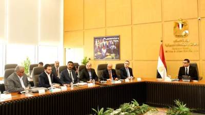 وزير الإسكان يلتقي مجموعة من المطورين وممثلي الكيانات العاملة بإقليم الساحل الشمالي الغربي