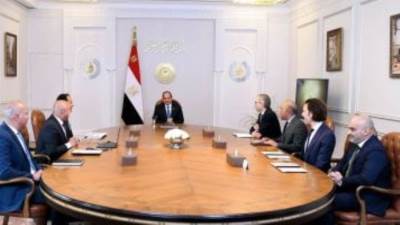 الرئيس السيسى يجتمع مع رئيس مجلس إدارة شركة "ألستوم الفرنسية العالمية"