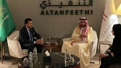  وزير الشباب والرياضة يصل الرياض للمشاركة في منتدى الاستثمار الرياضي SIF