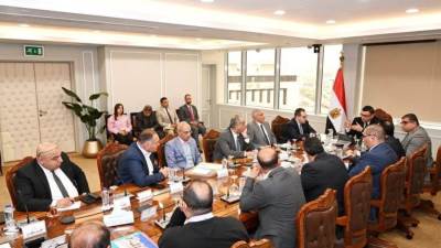 "الشربيني": نهدف إلى تعظيم الاستفادة من الاستثمارات التي تم ضخها بالمشروعات السكنية والتنموية بالمدن الجديدة