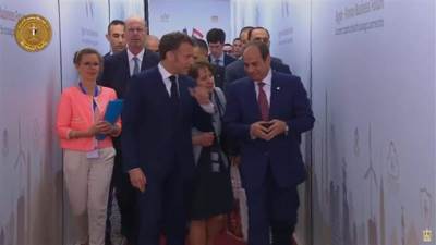 بث مباشر.. الرئيس السيسى ونظيره الفرنسى يتفقدان محطة عدلى منصور التبادلية