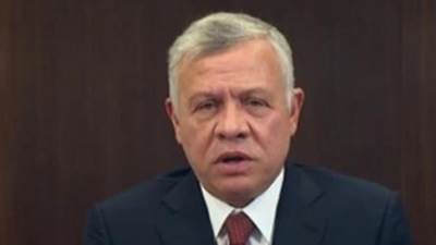 العاهل الأردني يعود إلى بلاده عقب مشاركته في القمة الثلاثية بالقاهرة