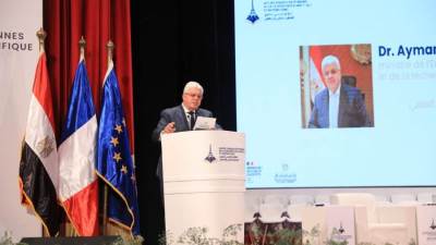  وزيرا التعليم المصري والفرنسي يشهدان توقيع 42 بروتوكول تعاون بين الجامعات المصرية والفرنسية