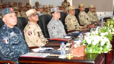 الفريق أول عبد المجيد صقر يشهد تنفيذ المرحلة الرئيسية لمشروع مراكز القيادة التعبوى لقوات الدفاع الجوى والقوات الجوية