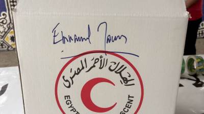 الرئيس الفرنسي يوقع على صندوق مساعدات إغاثية لأهل غزة خلال زيارته للعريش