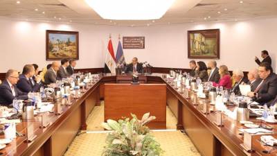 وزير الاتصالات يبحث مع وفد جمعية رجال الأعمال الفرنسية "ميديف الدولية" جذب استثمارات فرنسية جديدة