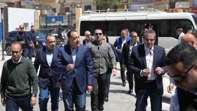 رئيس الوزراء يستهل جولته بمحافظة أسيوط بتفقد مستشفى منفلوط المركزي بعد تطويره