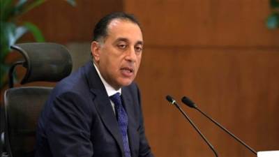 رئيس الوزراء يسلم 22 من ذوى الهمم كراسى متحركة كهربائية