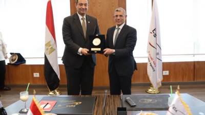 رئيس وكالة الفضاء يؤكد الحرص على مد جسور التعاون مع مختلف المحافظات وتقديم الدعم العلمي