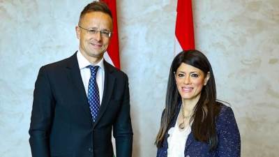 وزيرة التخطيط والتعاون الدولي تعقد جلسة مباحثات موسعة مع وزير الخارجية والتجارة المجري