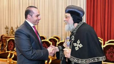 وزير الشئون النيابية يهنئ البابا تواضروس الثاني بمناسبة عيد القيامة المجيد