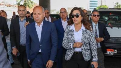 وزيرة التنمية المحلية ومحافظ القاهرة يتفقدان موقفي عبدالمنعم رياض والسيدة عائشة ومحطات الوقود بالقاهرة 