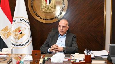 سويلم يتابع أعمال تطوير منظومة المراقبة والتشغيل بالسد العالى