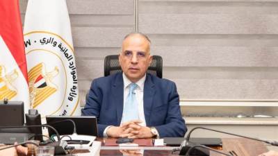 سويلم يتابع حالة محطات رفع المياه واستعدادات مصلحة الميكانيكا والكهرباء لفترة أقصى الإحتياجات المائية