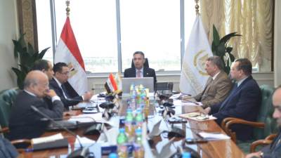 وزير التموين يؤكد على أهمية الرقابة على الذهب والمعادن الثمينة