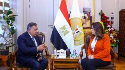 وزيرة التنمية المحلية تتابع مع محافظ الدقهلية الموقف التنفيذي لمبادرة "حياة كريمة"