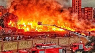 حر.يق ضخم في مغالق خشب بالشرابية والحماية المدنية تحاول السيطرة