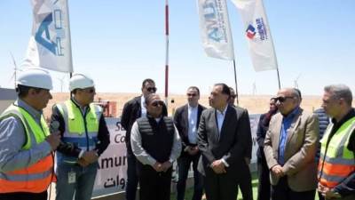 رئيس الوزراء يتفقد محطة "أمونت" لطاقة الرياح برأس غارب باستثمارات 700 مليون دولار  وبقدرة 500 ميجاوات