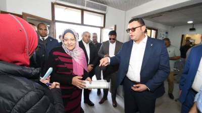 وزير الإسكان يقوم بزيارة مفاجئة لمتابعة سير العمل بجهاز مدينة العبور