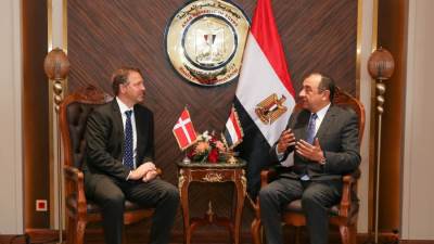 وزير قطاع الأعمال يبحث مع القائم بأعمال سفارة الدنمارك فرص التعاون والاستثمار