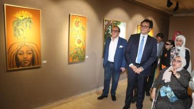 وزير الثقافة يتفقد عددًا من معارض الفنون التشكيلية بدار الأوبرا المصرية احتفالًا باليوم العالمي للفن