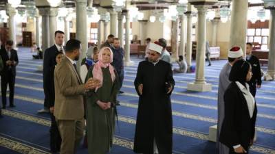 رئيسة البرلمان السولوفيني تزور الجامع الأزهر