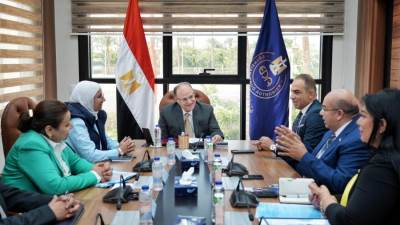 رئيس هيئة الدواء يستقبل رئيس شركة "ميكرز" لمناقشة تطوير التصنيع المحلي للمستلزمات الطبية
