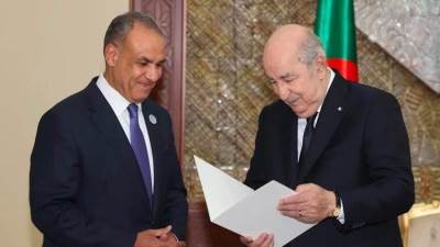 وزير الخارجية يسلم رسالة خطية من الرئيس السيسي إلى الرئيس الجزائري