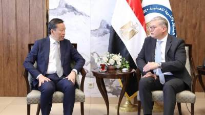 وزير البترول والثروة المعدنية يلتقي نائب رئيس شركة بريتش بتروليوم "بي بي" للغاز والطاقة منخفضة الكربون