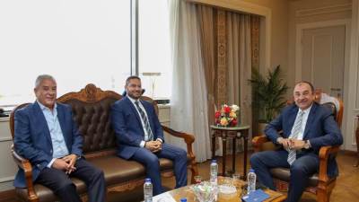 وزير قطاع الأعمال يبحث مع شركة التوكل الكهربائية "جيلا" فرص التعاون المشترك