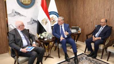 وزير البترول يبحث مع رئيس شركة "تكنيب إنرجيز" الإيطالية التعاون في مجال الطاقة