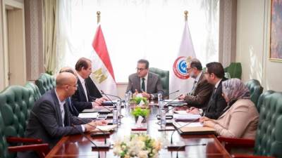 وزير الصحة يوجه باستئناف نشاط جميع أفرع سلاسل المنشآت الغذائية التي تم إغلاقها فور التأكد من مطابقتها للمواصفات والشروط الصحية المعلنة