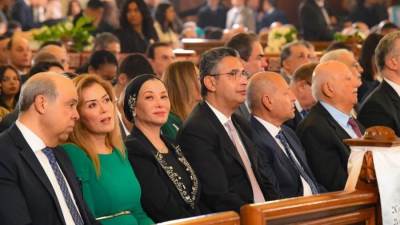 وزيرة البيئة تشارك أقباط مصر الاحتفال بعيد القيامة المجيد بالكاتدرائية بالعباسية