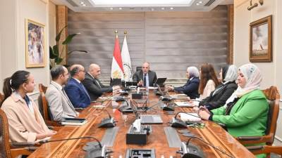 وزير الموارد المائية والري يبحث مقترح إعداد عدد من الأفلام الوثائقية لتوثيق تاريخ الري في مصر