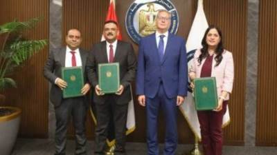 توقيع نموذج اتفاقية مع "أنجلو جولد اشانتى" لاستغلال الذهب والمعادن المصاحبة