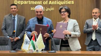 مذكرة تفاهم بين وزارة السياحة بالأردن ومؤسسة زاهي حواس للآثار والتراث