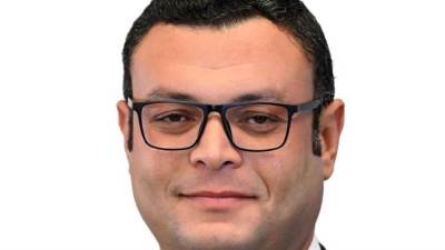 وزير الإسكان يلتقي رئيس المكتب الهندسي الثامن بشركة  "CSCEC" الصينية المنفذة لمنطقة الأعمال المركزية بالعاصمة وأبراج الداون تاون بالعلمين الجديدة