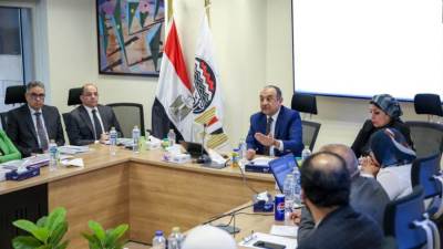 وزير قطاع الأعمال يعقد اجتماعا لمتابعة مستجدات العمل في مشروعات شركات "القابضة للتشييد"