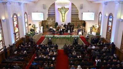 وزير الطيران المدني: مظاهر الأخوة والوحدة الوطنية تتجلى خلال الأعياد والمناسبات الدينية