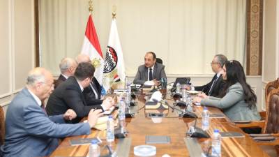 وزير قطاع الأعمال يلتقي رئيس "تكنيب إنرجيز" الإيطالية لبحث فرص التعاون المشترك