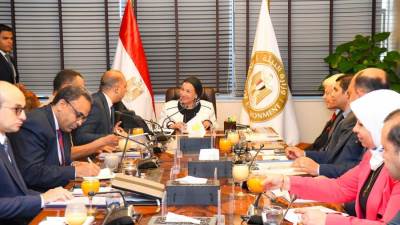 وزيرة البيئة تترأس الجلسة الأولى لمجلس إدارة جهاز تنظيم المخلفات فى تشكيله الجديد