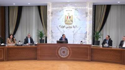 رئيس الوزراء يستقبل وفدًا من أعضاء مجلس التعاون المصري الكويتي