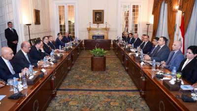 وزير الخارجية والهجرة يستقبل أعضاء مجلس التعاون المصري الكويتي